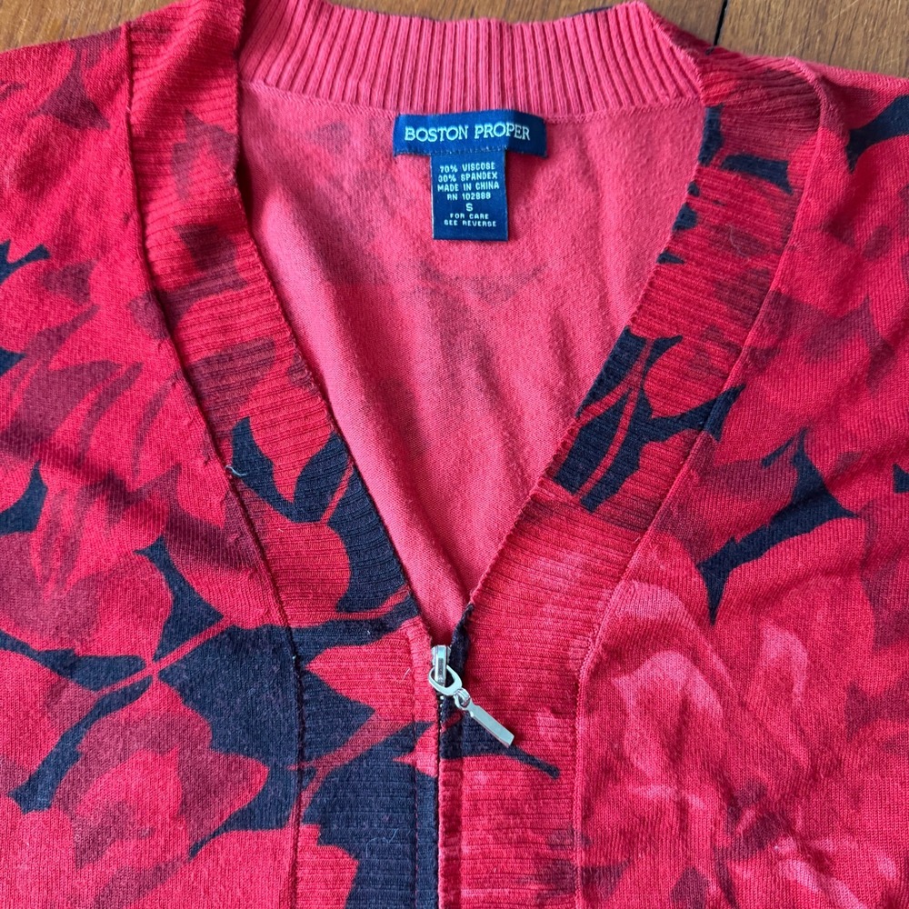 Boston Proper Red Black Floral Two-Way Zip Front V-Neck Cardigan Sweater Sz S